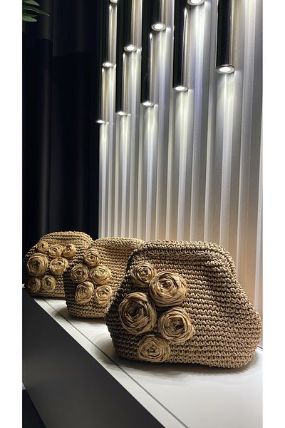 WOMANBAG Straw Handmade Medium Size Rose Embroidered Clutch Portfolio Bag