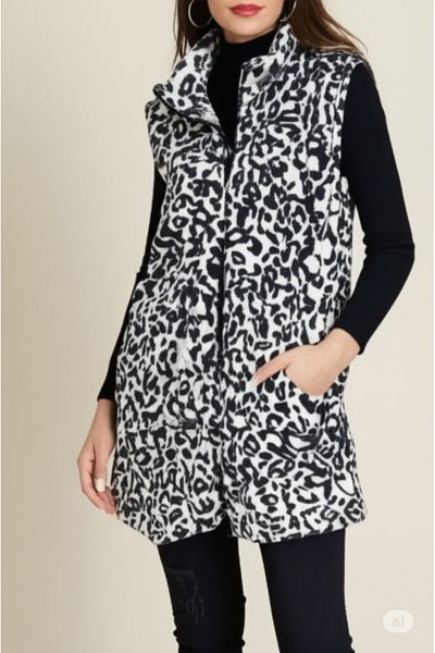 DHDmoda Black and White Leopard Print Zippered Pocket Fleece Vest