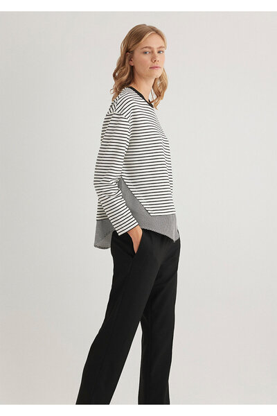 Mavi T-shirt w paski o podwójnej teksturze – luźny krój1612144-85407