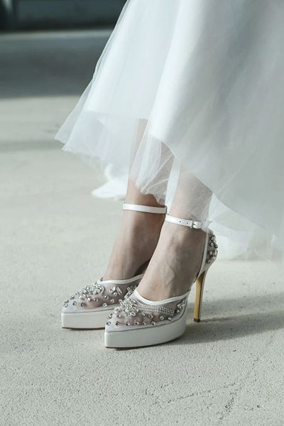 Letafia Pantofi cu toc cu platformă cu detaliu Flora White Stone