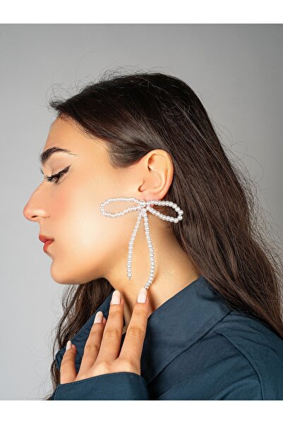 Teyzee Modern ve Klasik Buluşması: Beyaz Kristal Kurdele Küpe