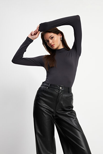 Ladima Дамски антрацитен боди с половин яка