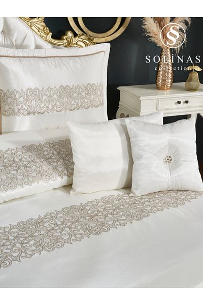 Solinas Collection مفرش سرير مزدوج مطرز من جلد المنك الكريمي من إليجانتا