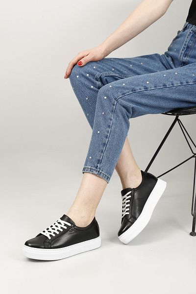 GÖNDERİ(R) Women's Black Lace-Up Padded Sole Genuine Leather Sneakers