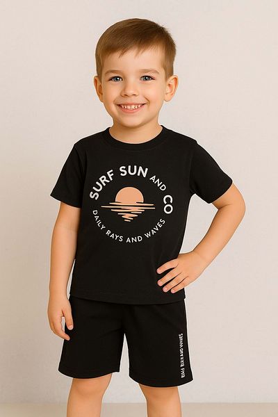 wakawakakidsstore Set casual pentru băiat cu tricou gri și pantaloni scurți negri cu imprimeu Surf Sun And Waves - afumat