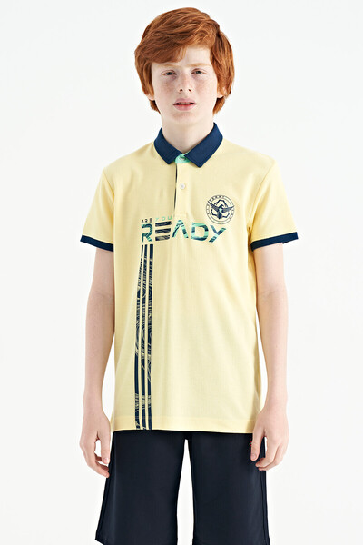 TOMMY LIFE تيشيرت بنمط مطبوع باللون الأصفر بنمط قياسي بياقة بولو للأولاد - 11143
