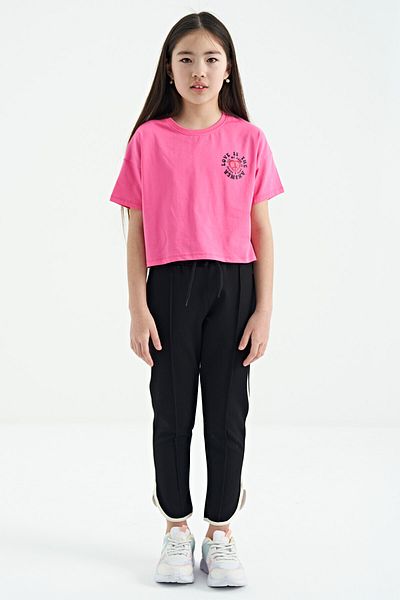 TOMMY LIFE Tricou pentru fetiță cu mânecă scurtă supradimensionată, cu mânecă scurtă, cu umăr jos, cu imprimeu roz caramel, față în față - 75126
