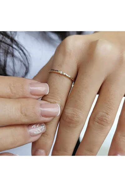 Utku Kuyumculuk 14 AYAR MİNİMAL KÜÇÜK TEKTAŞLI DÖVME YÜZÜK