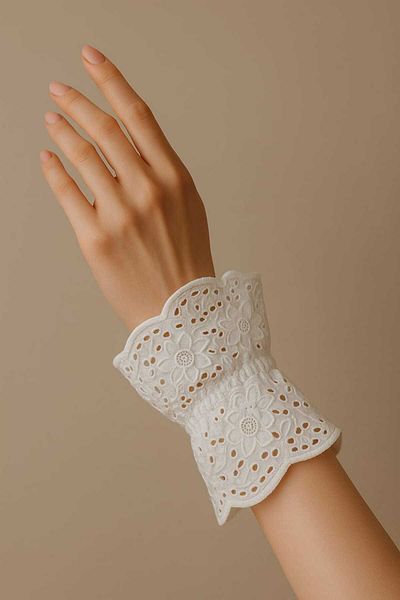 No Name Atelier Scallop Lace Cotton Lace Oversleeve