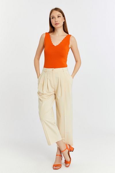 Bolivente Ecru Regular Pleated Short Leg Trousers