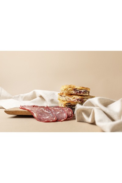 Çemen's Pastırmalı Peynirli Su Böreği El Yapımı Tereyağlı 6'lı