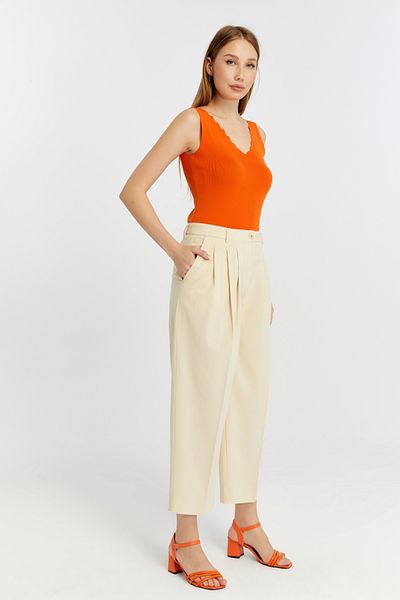 Bolivente Ecru Regular Pleated Short Leg Trousers
