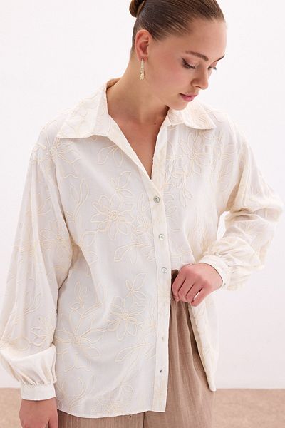 Sateen Cămașă din viscoză cu broderie florală - crem