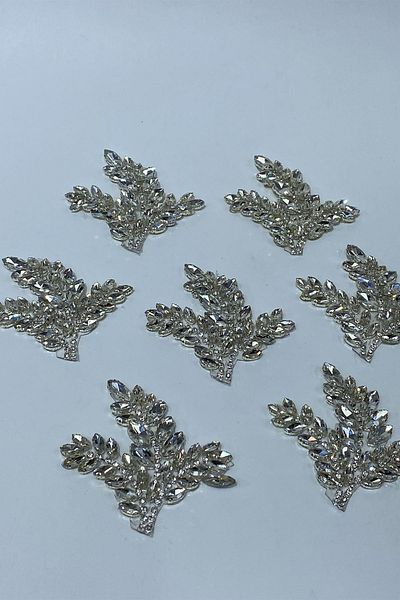 Limelia Leaf Pattern Shiny Stone Sconce Accessory