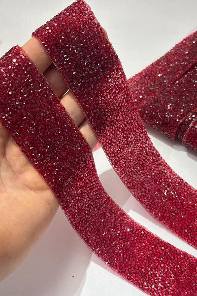 Limelia Burgundy Iron-On Strip Stone Beads 4 cm