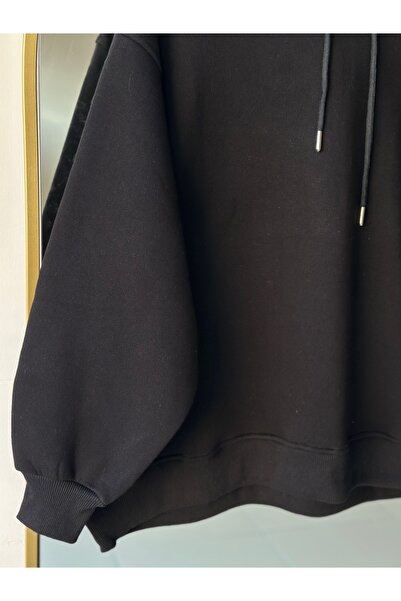 MİHRA STORE Μπλούζα Banu Yandan με οβάλ τσέπες oversized με κουκούλα και τρεις κορδόνια Sweat-ZN1644 Μαύρο