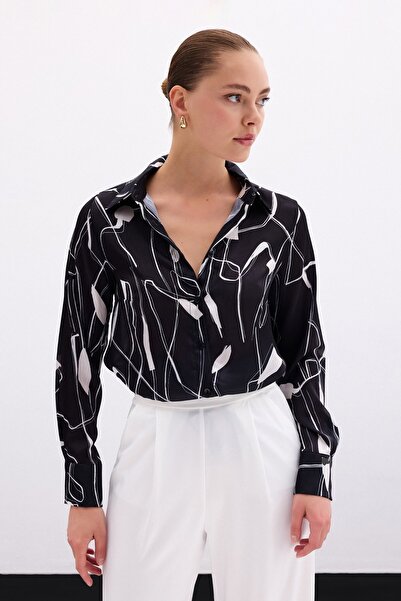 Sateen Yırtmaç Detaylı Gömlek - Siyah