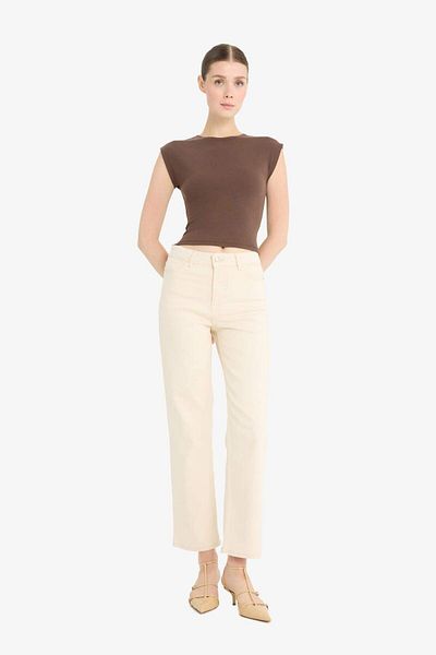 DeFacto Koszulka z krótkim rękawem Slim Fit Slim Cut Crew Neck Basic Plain Modal F0685AX25SP