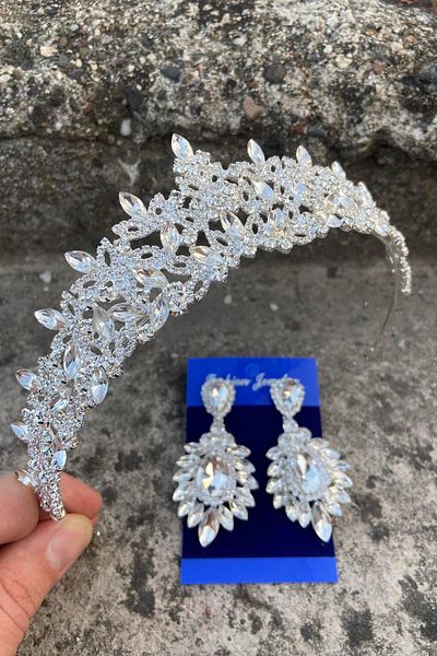 Hobigram Clara Silver Bridal Henna Crown Special Occasion Accessory Women's Crown and Wide Shuttle Earring Set