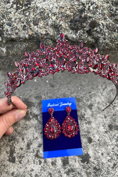 Hobigram Clara Burgundy Bridal Henna Crown Special Occasion Accessory Women's Crown and Drop Shuttle Earring Set