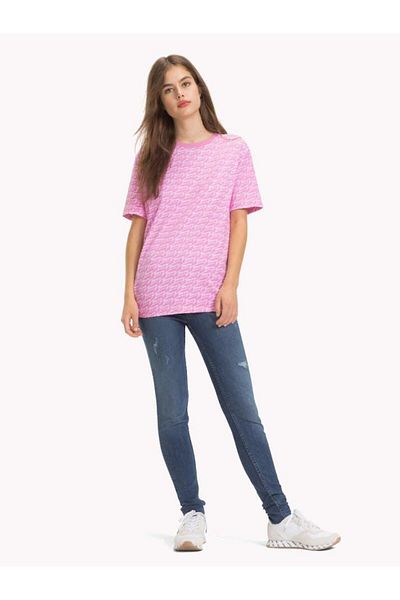 Tommy Jeans All-Over Signature Logo T-Shirt