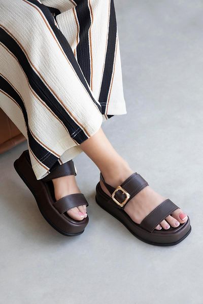 STRASWANS Martina Women's Buckle Detail Daily Leather Sandals Brown