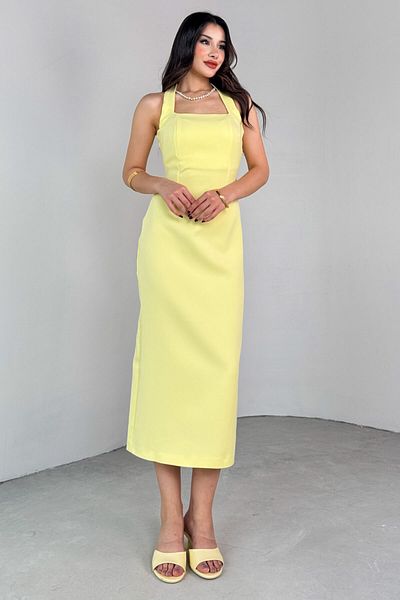Cappmoda ELB-01791 Φόρεμα με λουράκι με ρυθμιζόμενο λαιμό κίτρινο πλαστικοποιημένο πολυβισκόνη ύφασμα με σχισμή στην πλάτη
