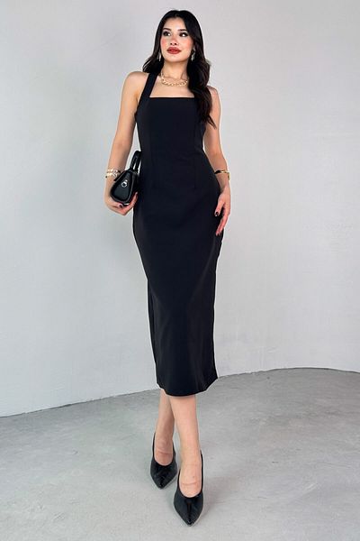 Cappmoda ELB-01791 Φόρεμα από πλαστικοποιημένο πολυβισκόνη ύφασμα με ρυθμιζόμενο λουράκι μαύρο λαιμό και σχισμή στην πλάτη