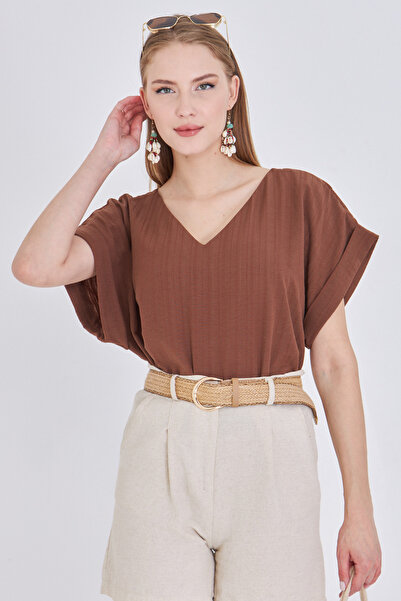 armonika Γυναικεία ανοιχτό καφέ μπλούζα με λαιμόκοψη σε σχήμα V με σχισμές στο πλάι και μακριά μανίκια στην πλάτη με λεπτομέρεια oversize ARM-24Y001074