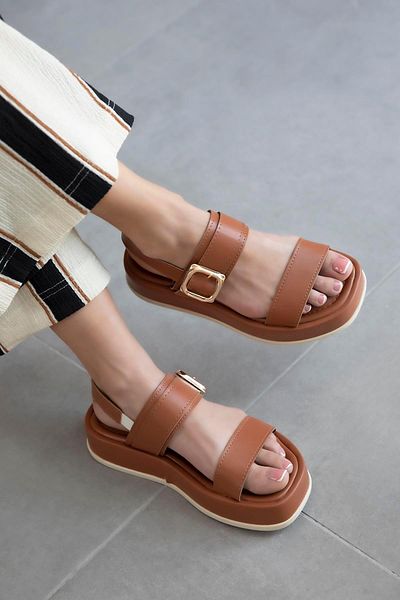 STRASWANS Martina Women's Buckle Detail Daily Leather Sandals Tan