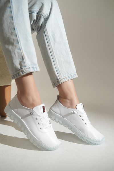lovitto Soft Sole Inside and Outside Genuine Leather Women's White Shoes