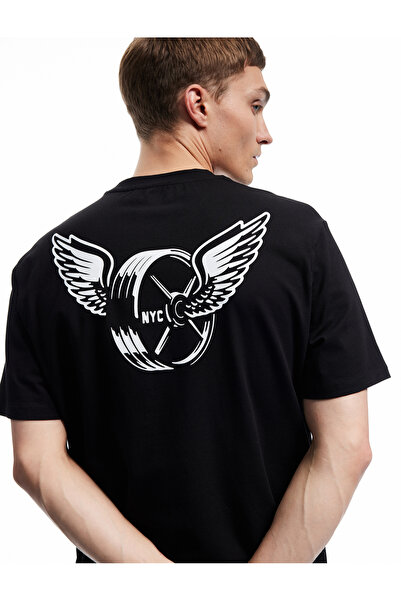 Koton Βαμβακερό κοντομάνικο μπλουζάκι με λαιμόκοψη Oversize με στάμπα στην πλάτη