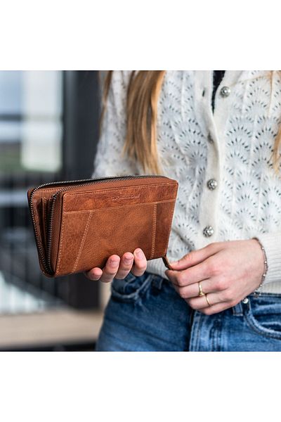 The Chesterfield Brand The Chesterfield Brand genuine leather wallet, with RFID protection, Havana
