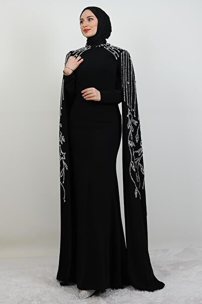 GİYZAMİLA فستان سهرة مع أكمام مرصعة بالحجارة باللون الأسود