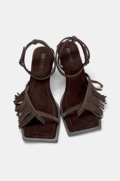 Pull & Bear Püsküllü deri topuklu sandalet
