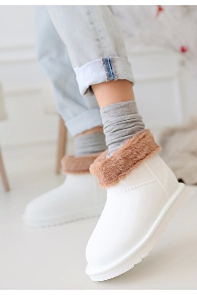 Erbilden Mordi White Oval Toe Waterproof Boots with Fur Inside