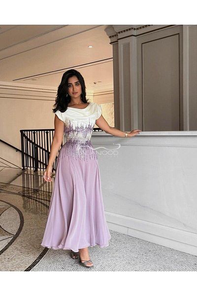 ALANOOD FASHION A luxurious, modern, embroidered evening dress with a purple design