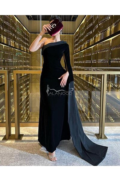 ALANOOD FASHION Soft velvet dress with one long sleeve