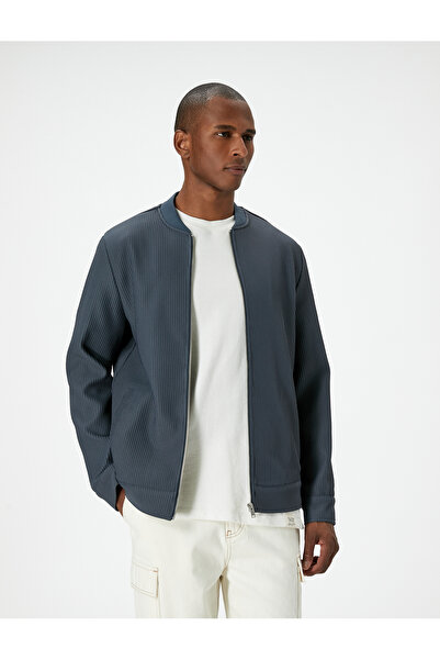 Koton Куртка-бомбер з фактурною кишенею на блискавці Детальніше