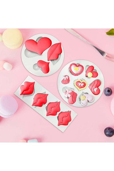Qpout Set of 3 Qpout heart-shaped cake molds, silicone, white