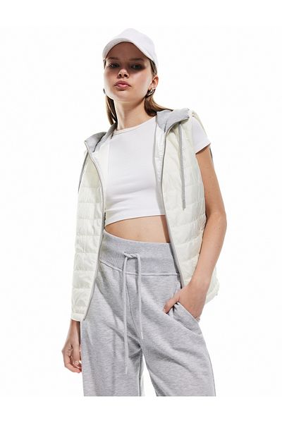 Koton Color Block Puffer Vest with Hood Sleeveless Zipper Pockets