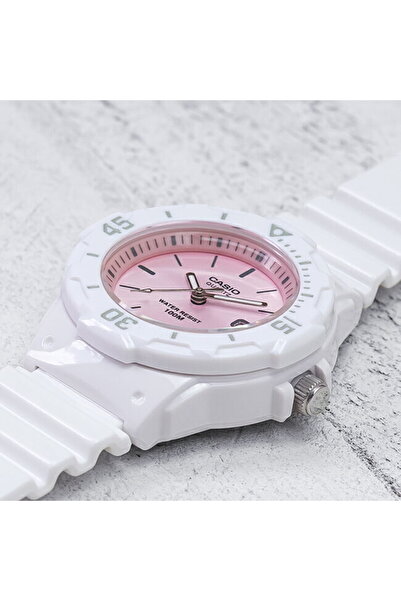 Casio Ladies watch, Casio, Collection LRW LRW-200H-4E3
