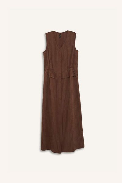 DeFacto New Season V-Neck Seersucker Textured Sleeveless Midi Dress
