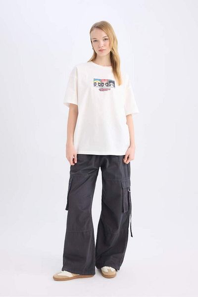 DeFacto Nou sezon Coool PowerPuff Girls Oversize Wide Fit Crew Gât scurt imprimat pe spate