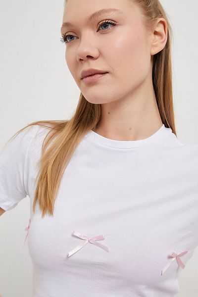 Arma Life Women's Ribbon Patterned Stretchy White Tight Crop T-Shirt