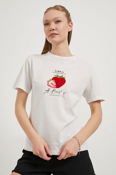 Arma Life Women's Strawberry Embroidery Pattern Crew Neck White T-Shirt