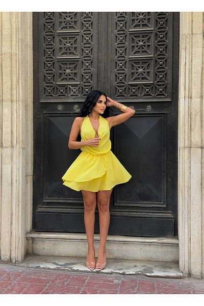 Stil Sepeti Rochie mini galbenă Degaje pentru femei, cu guler Halter, cu spatele deschis, cu pantaloni scurți ELY-10001705