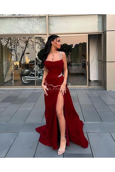 ALANOOD FASHION Dark red velvet evening dress with an elegant and distinctive design