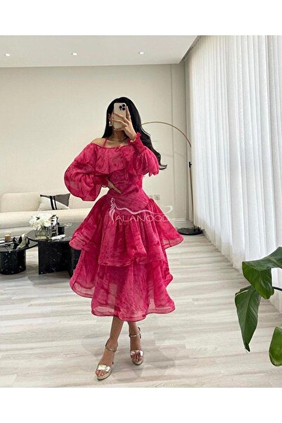 ALANOOD FASHION فستان فوشي بخامة اورجانزا بتصميم أنيق