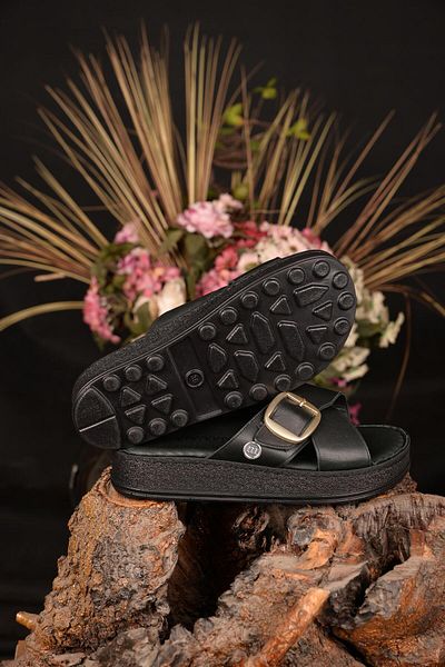 Mammamia Women's Anatomical Orthopedic Genuine Leather Comfortable Padding Sole Slippers Stylish and Nice Appearance